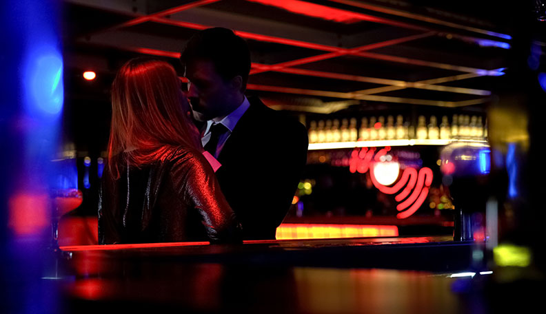 26 Very Obvious Signs a Man Is Attracted to You Sexually & Wants You